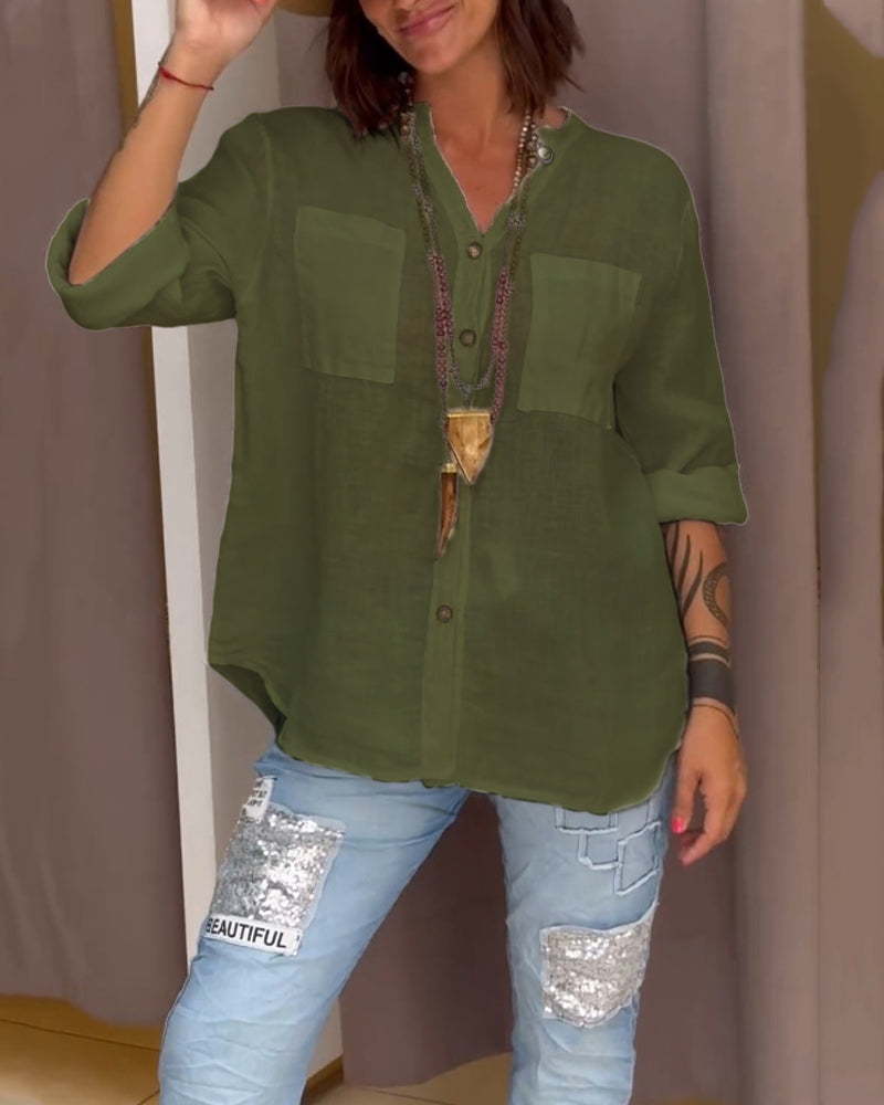 Chemise de couleur unie avec poches et boutons simples