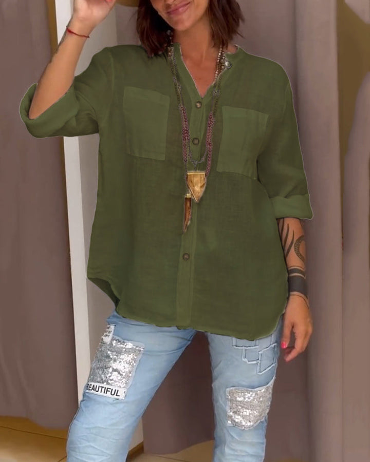 Chemise de couleur unie avec poches et boutons simples