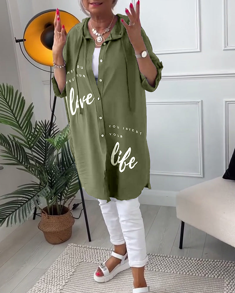 Manteau à capuche boutonné imprimé lettre