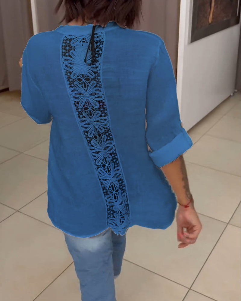 Chemise de couleur unie avec poches et boutons simples