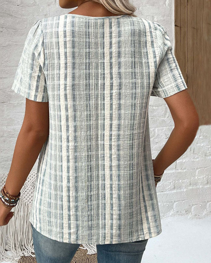 T-shirt décontracté col V à carreaux rayés